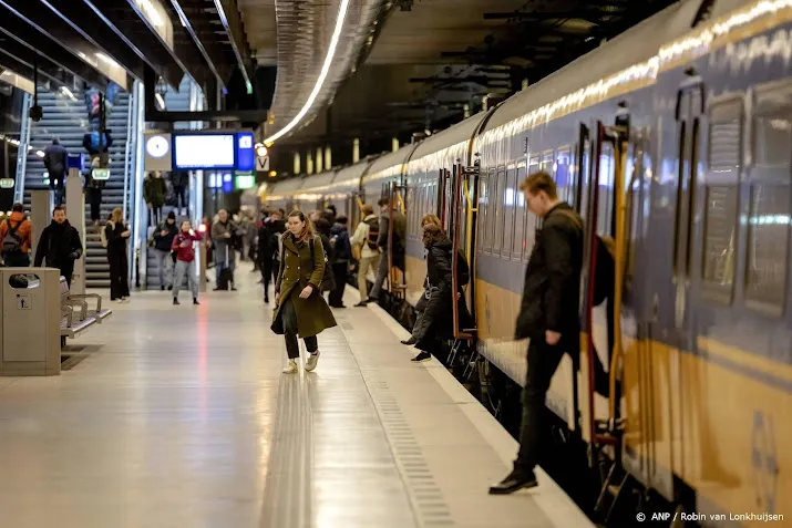 minder treinen amsterdam utrecht en eindhoven door koperdiefstal