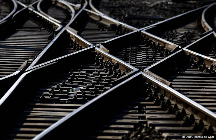 minder treinen tussen amsterdam en utrecht door defect spoor