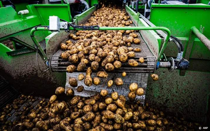 minister adema geeft aardappeltelers extra tijd om te oogsten