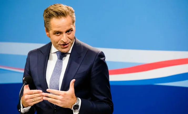 minister bezorgd om eerste poederzelfmoord