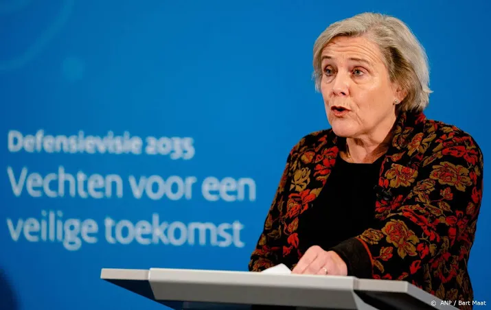 minister bijleveld door het stof in de tweede kamer na blunder
