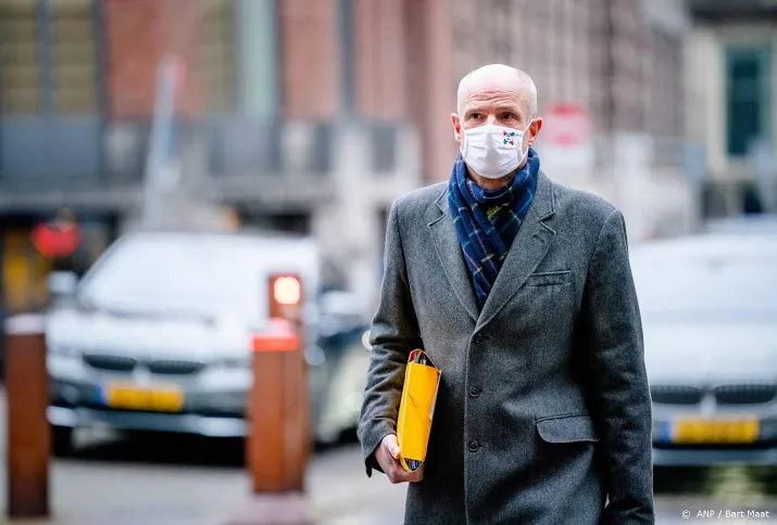 minister blok weer in gesprek met vertegenwoordigers reisbranche