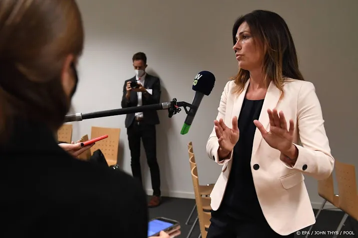 minister boos op rutte hongarije wil eu redden van hypocrieten