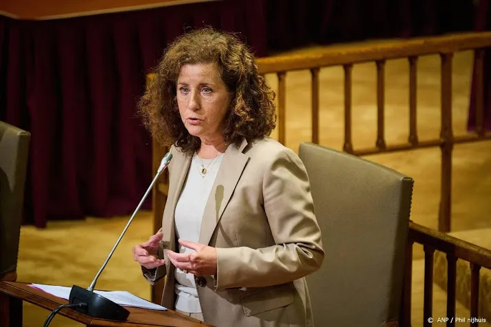 minister cultuur krijgt beter coronanieuws dan tot nu toe gelekt