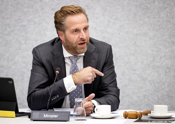 minister de jonge wil minder migranten in nederland