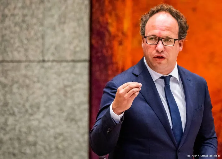 minister deelt zorgen over korten pensioenen