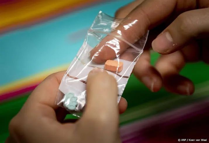 minister dijkstra werkt aan campagne over kwalijke gevolgen drugs