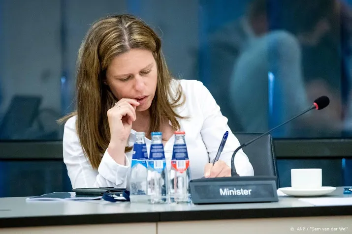 minister eigen stikstofvoorstel melkveehouders te vrijblijvend
