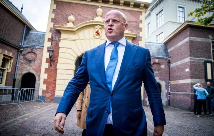 minister en korpschef blij met cao afspraken