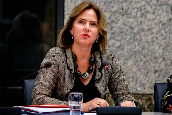 minister er was geen toezicht op stint