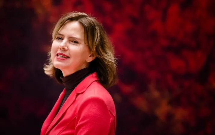 minister gaat appen op fiets verbieden