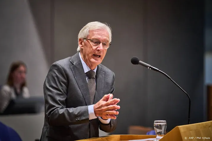 minister haalt fel uit naar belarus om vluchtelingenstroom