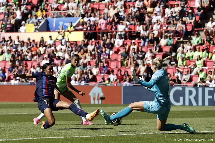 minister helder dit is precies zoals het in voetbal moet zijn