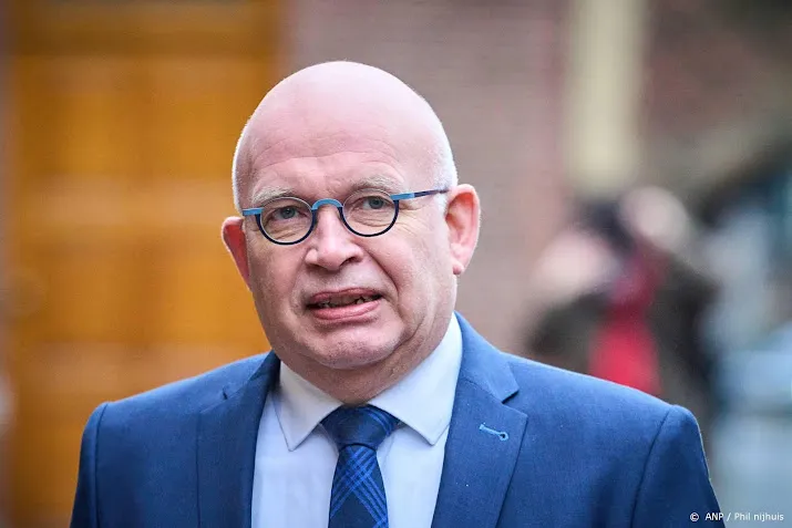 minister hoogtepunt van vogelgriep nog niet bereikt