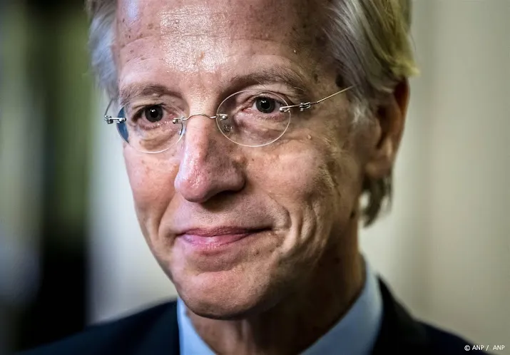 minister kan niets doen voor mislopen uitwonende beurs
