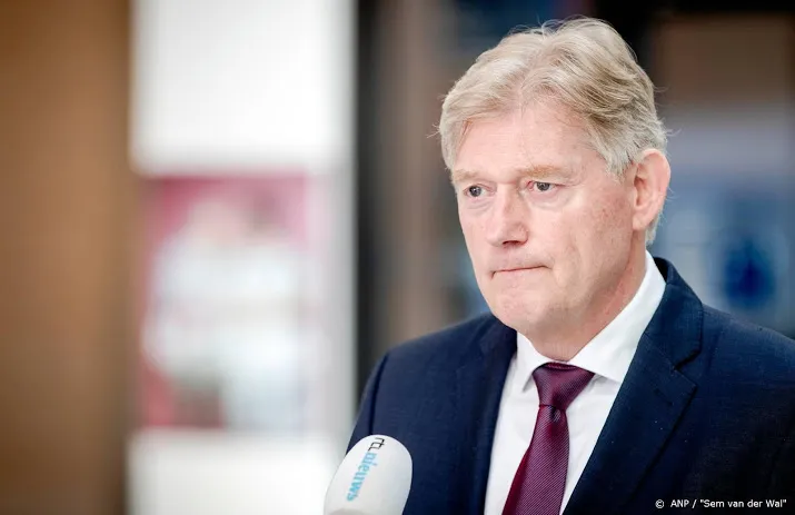 minister knvb komt over week of twee drie met plan