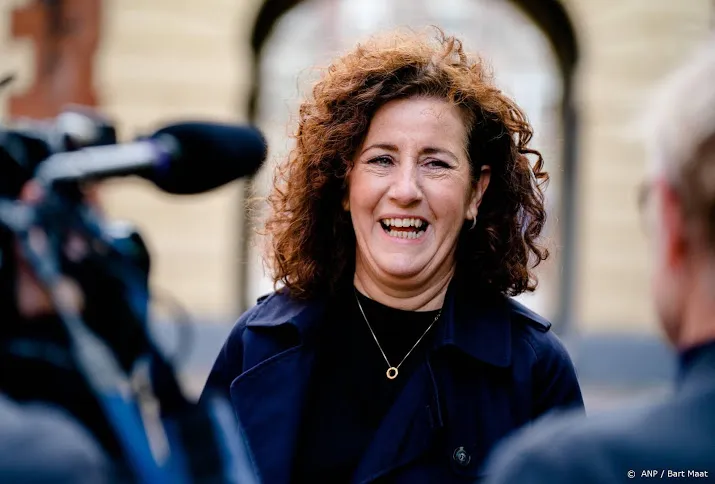 minister meer fysiek onderwijs voor studenten nu ingewikkeld