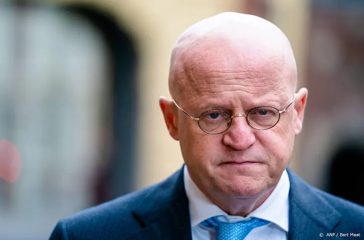 minister minder parkeerplaatsen om virus te beteugelen