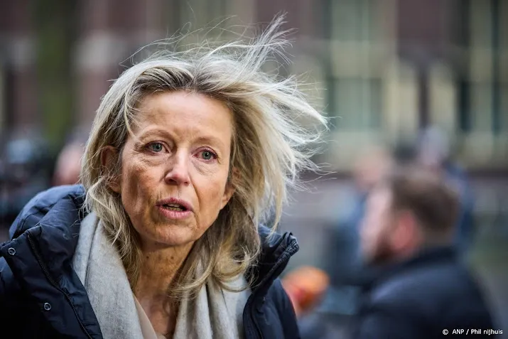 minister ollongren eerder terug uit vk wegens situatie oekraine