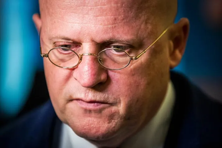minister onderzoekt verbod pedohandboek