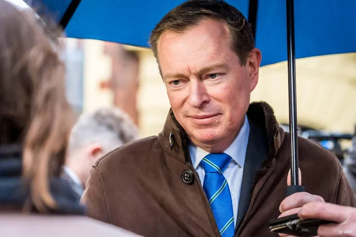 minister op bres voor veiligere implantaten
