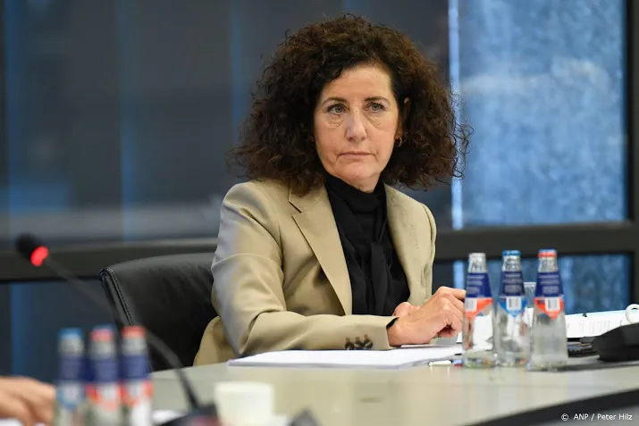 minister over koloniale kunst waar mogelijk onrecht herstellen