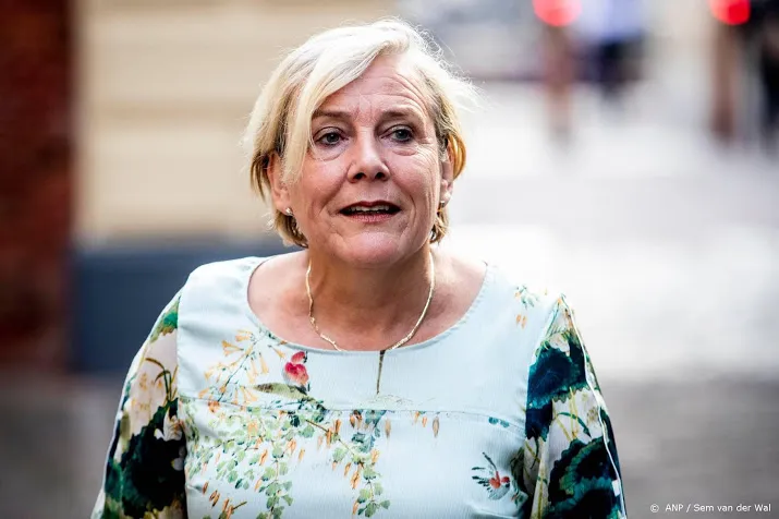 minister prijst moed veteranen luchtlanding
