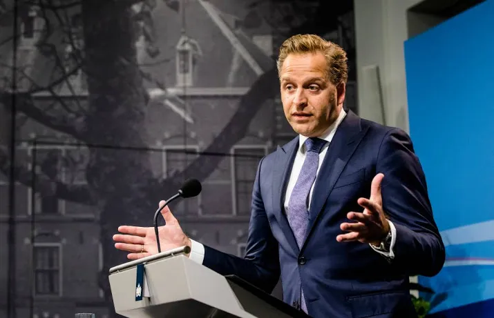 minister relativeert diplomafraude verpleging