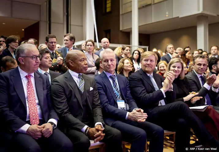 minister samenwerking met tadzjieken ongemakkelijk maar nuttig