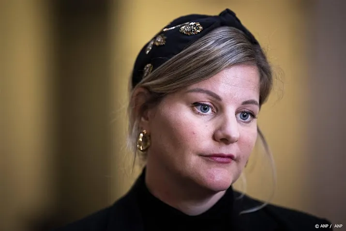 minister schreinemacher bevallen van zoon titiaan