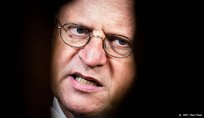 minister tip tegen topcrimineel beter belonen