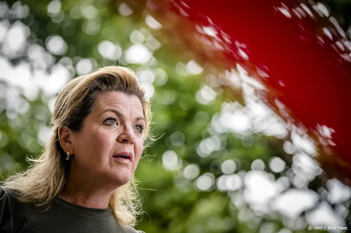 minister van der wal doet aangifte wegens doodsbedreiging
