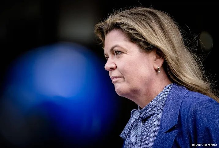 minister van der wal vindt mogelijke terugkeer lynx een dilemma