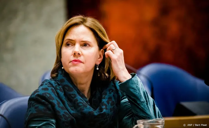minister van nieuwenhuizen naar schier