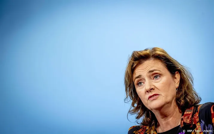 minister wia achterstanden bij uwv iets afgenomen