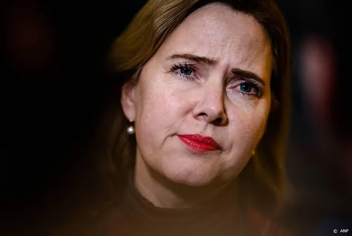 minister wil doorvliegen met halflege toestellen voorkomen