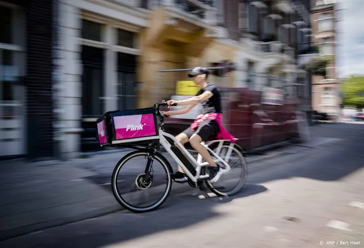 minister wil flitsbezorgen onder de 16 nog dit jaar verbieden