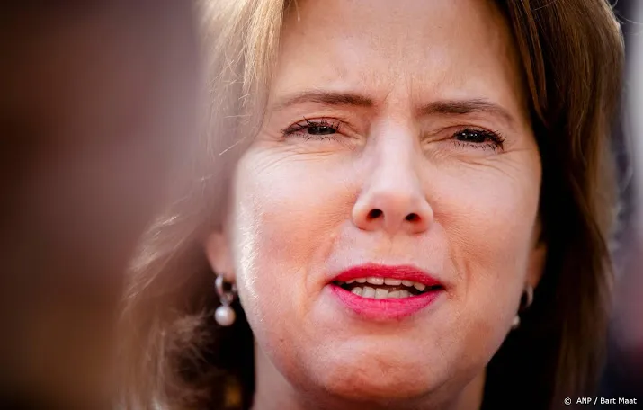 minister wil geen boetes voor truckers