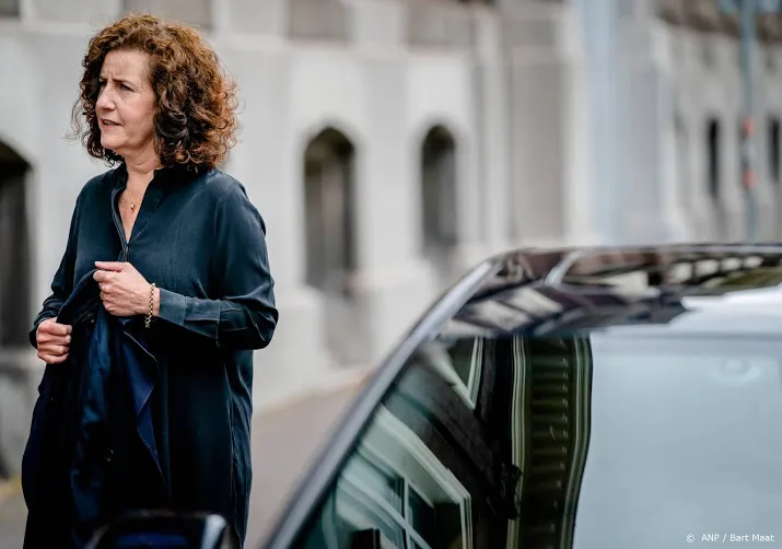 minister wil in gesprek over gesjoemel in de wetenschap