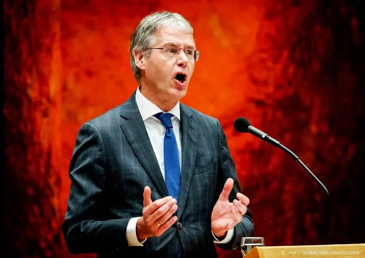 minister wil opheldering van bnnvara en ntr