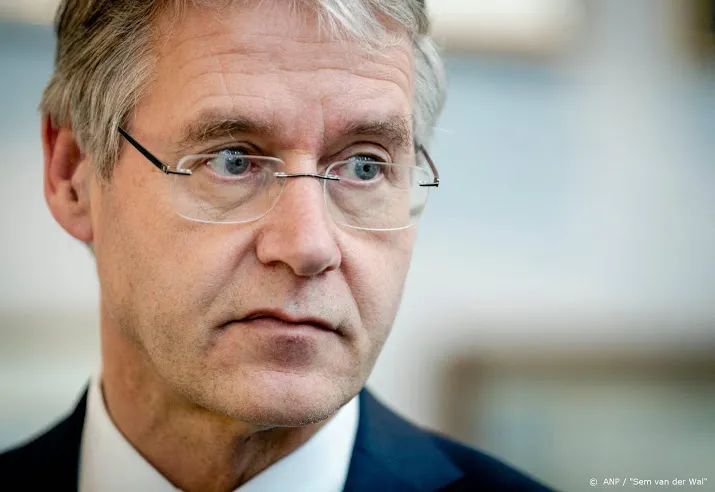 minister wil schoolkeuze niet uitstellen tot derde klas