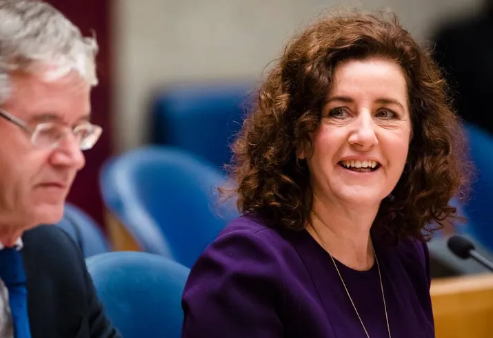 minister wil wel af van hoog en laagopgeleid