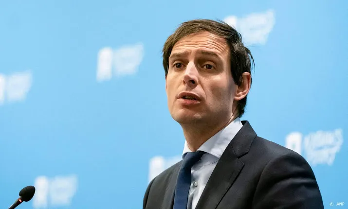 minister wil wel in gesprek met bonden over reorganisatie fiscus