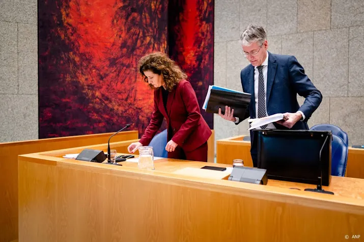 minister zoekt naar 100 miljoen voor scholen in grote steden
