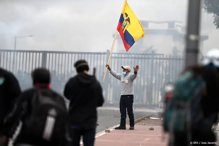 ministerie ga niet op vakantie naar ecuador