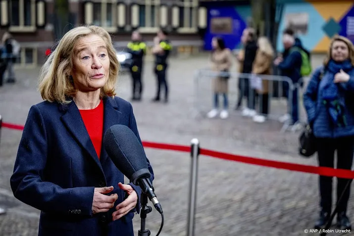 ministerie in gesprek met postbedrijven over aanpassing postwet