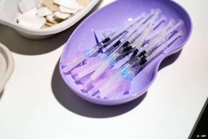 ministerie miljoenen vaccins dreigen in prullenbak te verdwijnen