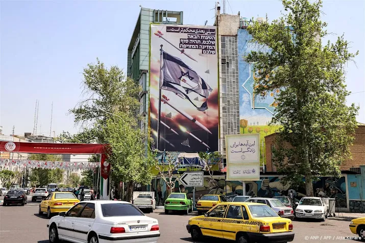 ministerie roept nederlanders in iran op het land te verlaten