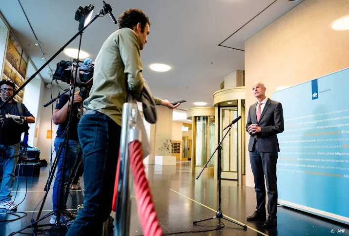 ministers gebruik coronacrisis niet om pers tegen te werken