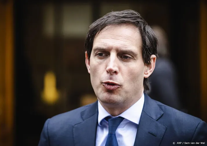ministers we hebben herstel nl niet gevraagd te stoppen